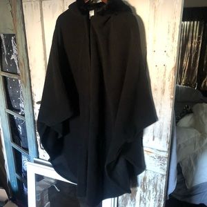 LIZ CLAIBORNE FLEECE FAUX FUR PONCHO